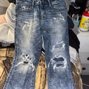 American eagle ripped jean
